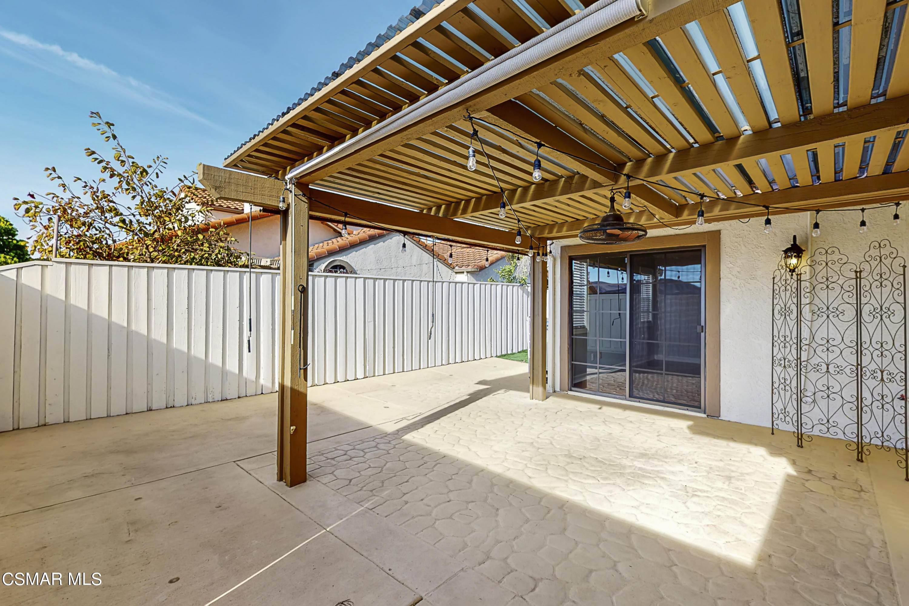 657 Cartpath Place Simi Valley, CA 93065 - Photo 20 of 50 a backyard of a house