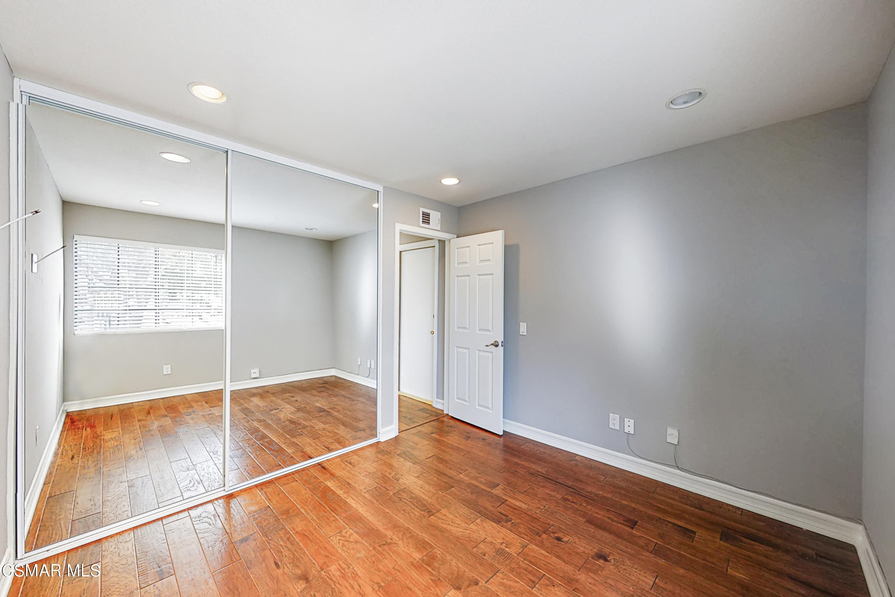 657 Cartpath Place Simi Valley, CA 93065 - Photo 39 of 50 a view of an empty room