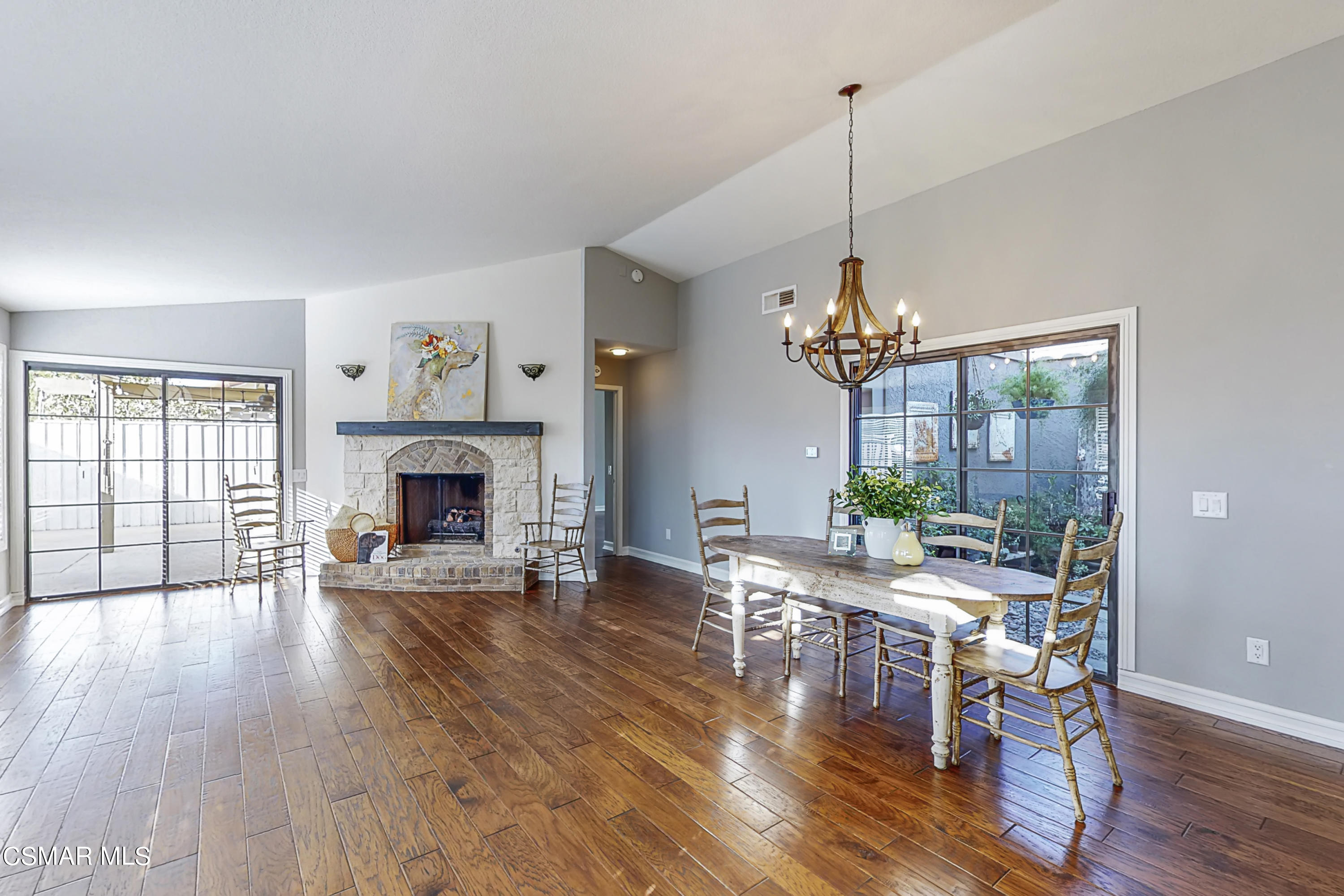 657 Cartpath Place Simi Valley, CA 93065 - Photo 5 of 50 a living room with furniture and a fireplace