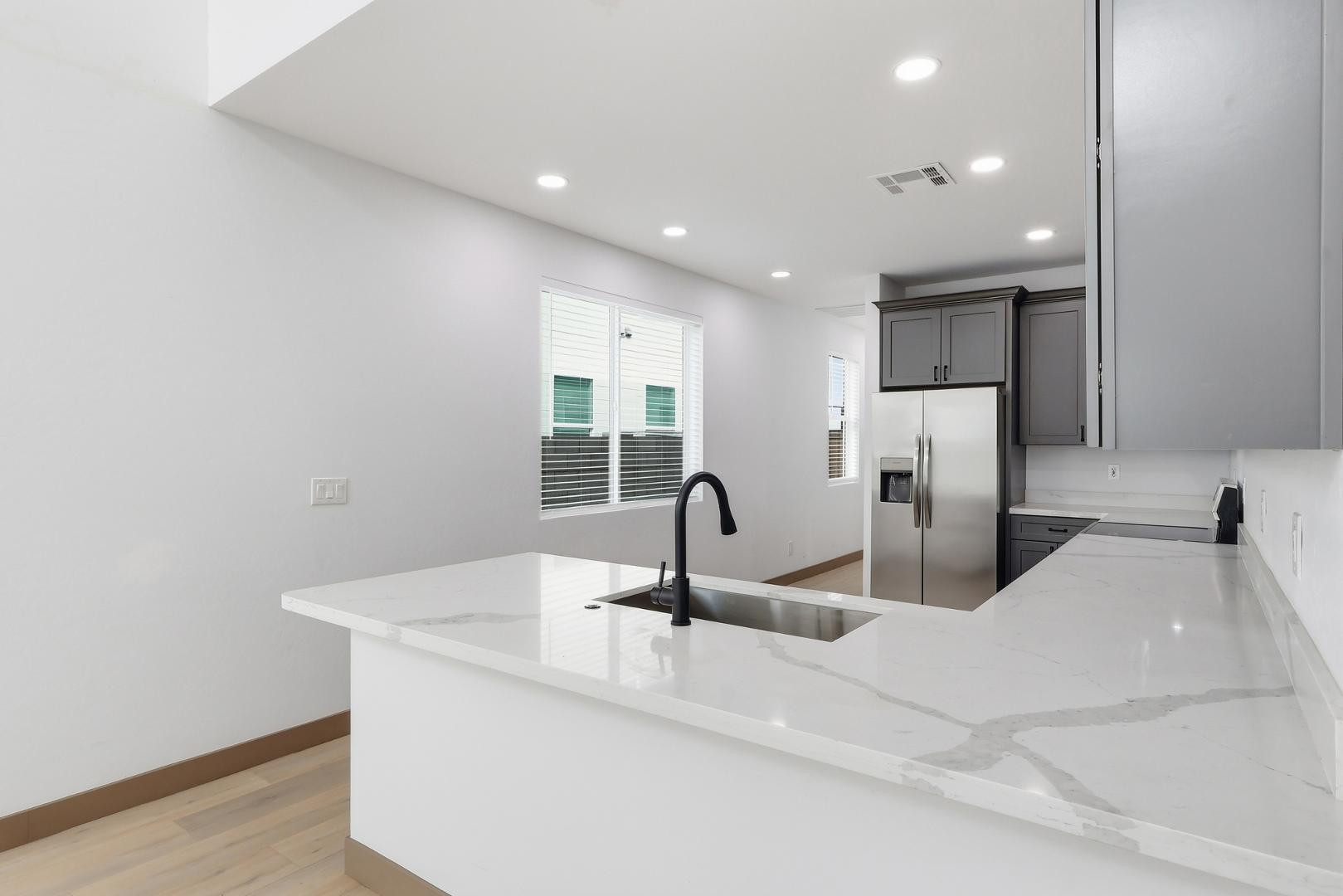 2805 East Trumbull Road, Unit 2 Tolleson, AZ 85353 - Photo 6 of 27 Photo #6