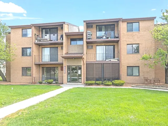 $164,000 | 9935 El Cameno Real Drive, Unit 1A, Orland Park, IL 60462