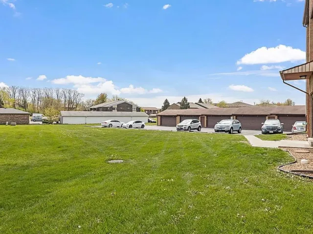 $164,000 | 9935 El Cameno Real Drive, Unit 1A, Orland Park, IL 60462