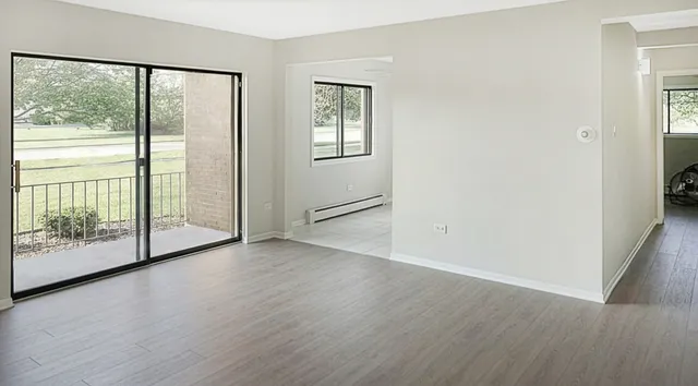 $164,000 | 9935 El Cameno Real Drive, Unit 1A, Orland Park, IL 60462