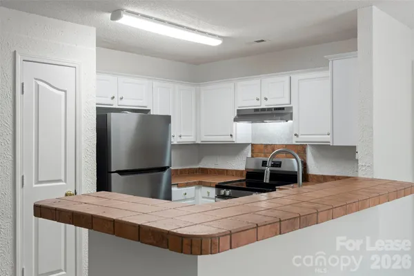 $2,095 | 15505 De Havilland Drive, Charlotte, NC 28278