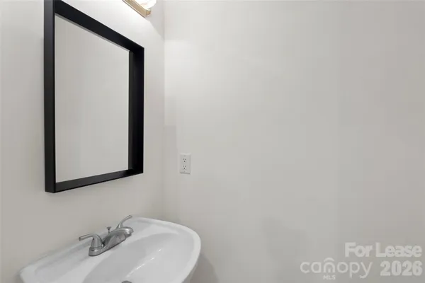 $2,095 | 15505 De Havilland Drive, Charlotte, NC 28278