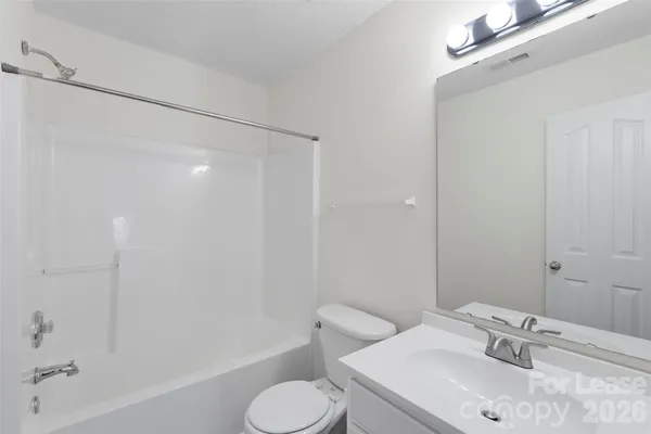 $2,095 | 15505 De Havilland Drive, Charlotte, NC 28278