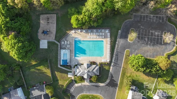 $2,095 | 15505 De Havilland Drive, Charlotte, NC 28278