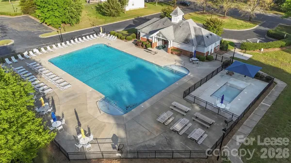 $2,095 | 15505 De Havilland Drive, Charlotte, NC 28278