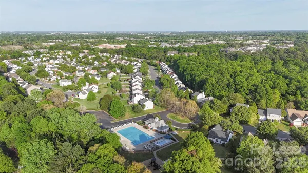 $2,095 | 15505 De Havilland Drive, Charlotte, NC 28278