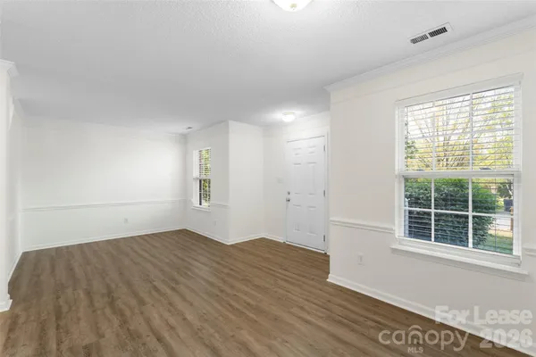 $2,095 | 15505 De Havilland Drive, Charlotte, NC 28278