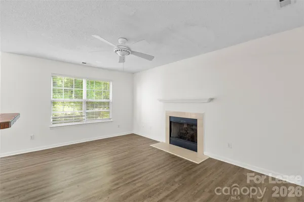 $2,095 | 15505 De Havilland Drive, Charlotte, NC 28278