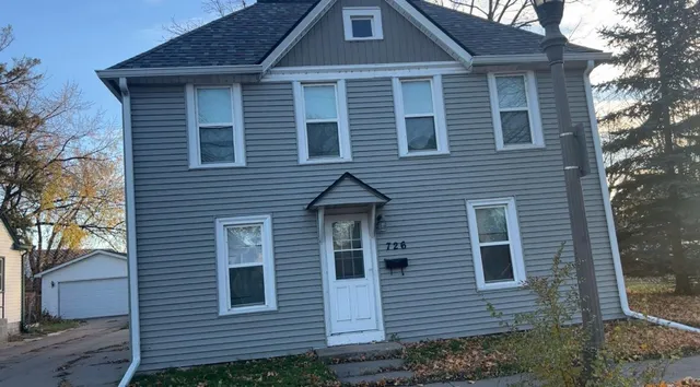 $2,600 | 726 Randolph Avenue, St. Paul, MN 55102