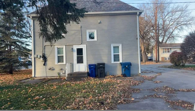 $2,600 | 726 Randolph Avenue, St. Paul, MN 55102