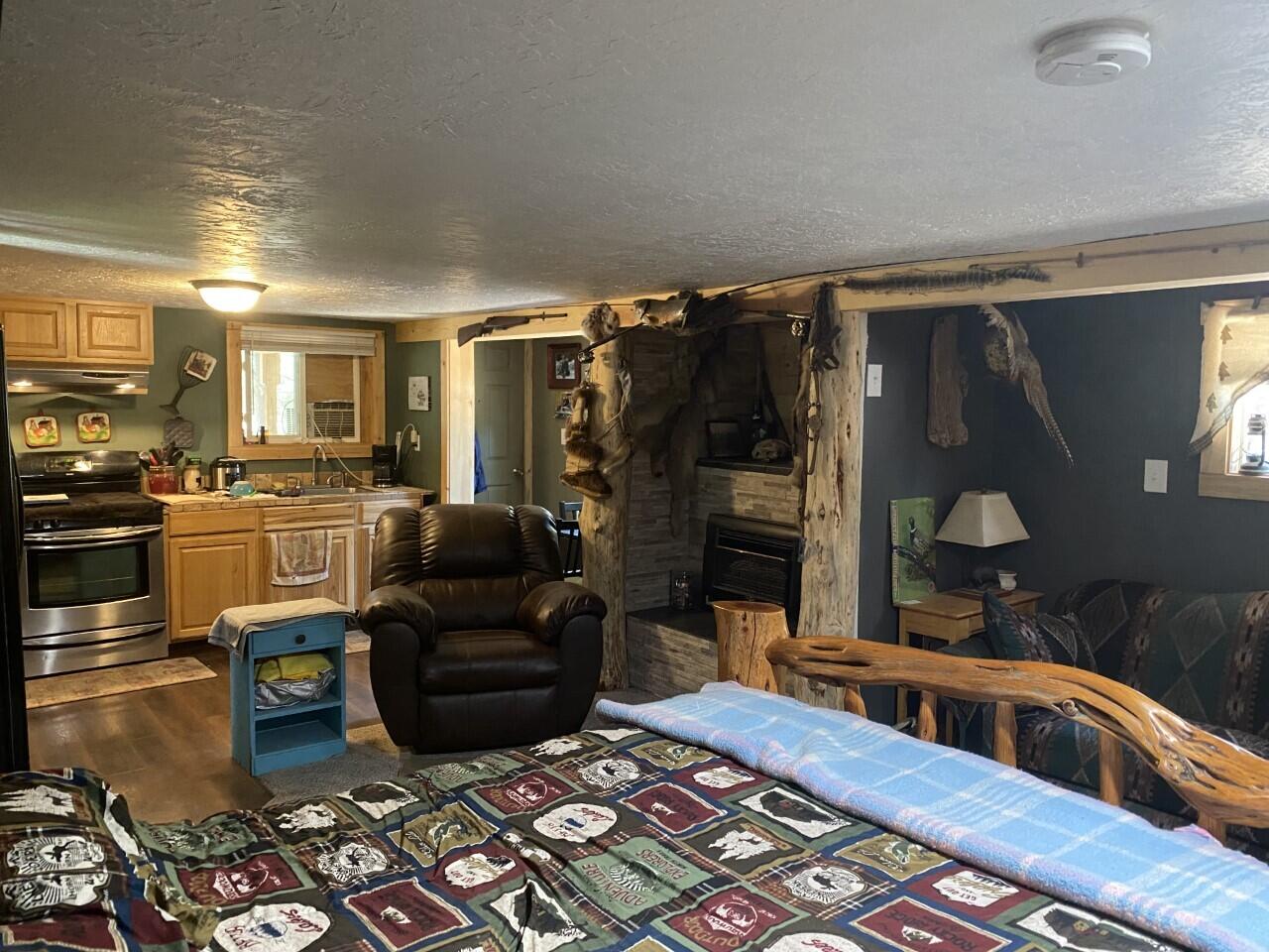 52784 Day Road La Pine, OR 97739 - Photo 15 of 25 Day Bed