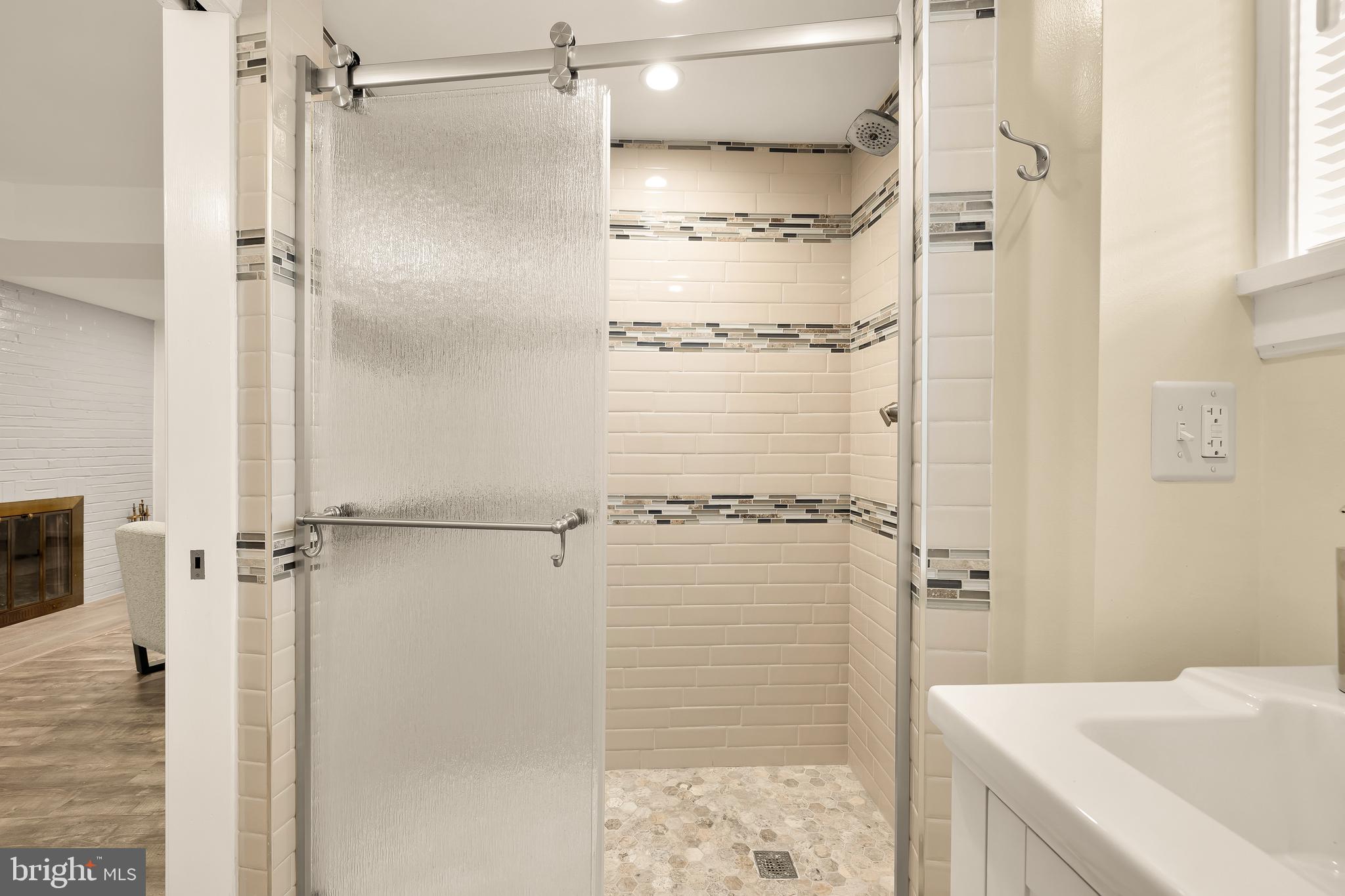 4717 Edgefield Road Bethesda, MD 20814 - Photo 26 of 32