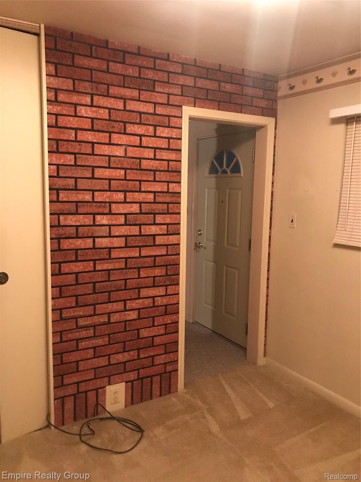 26944 Ford Road Dearborn Heights, MI 48127 - Photo 19 of 49 EBED4232-0BB0-44BA-8A33-F8ECB547B46A.jpeg