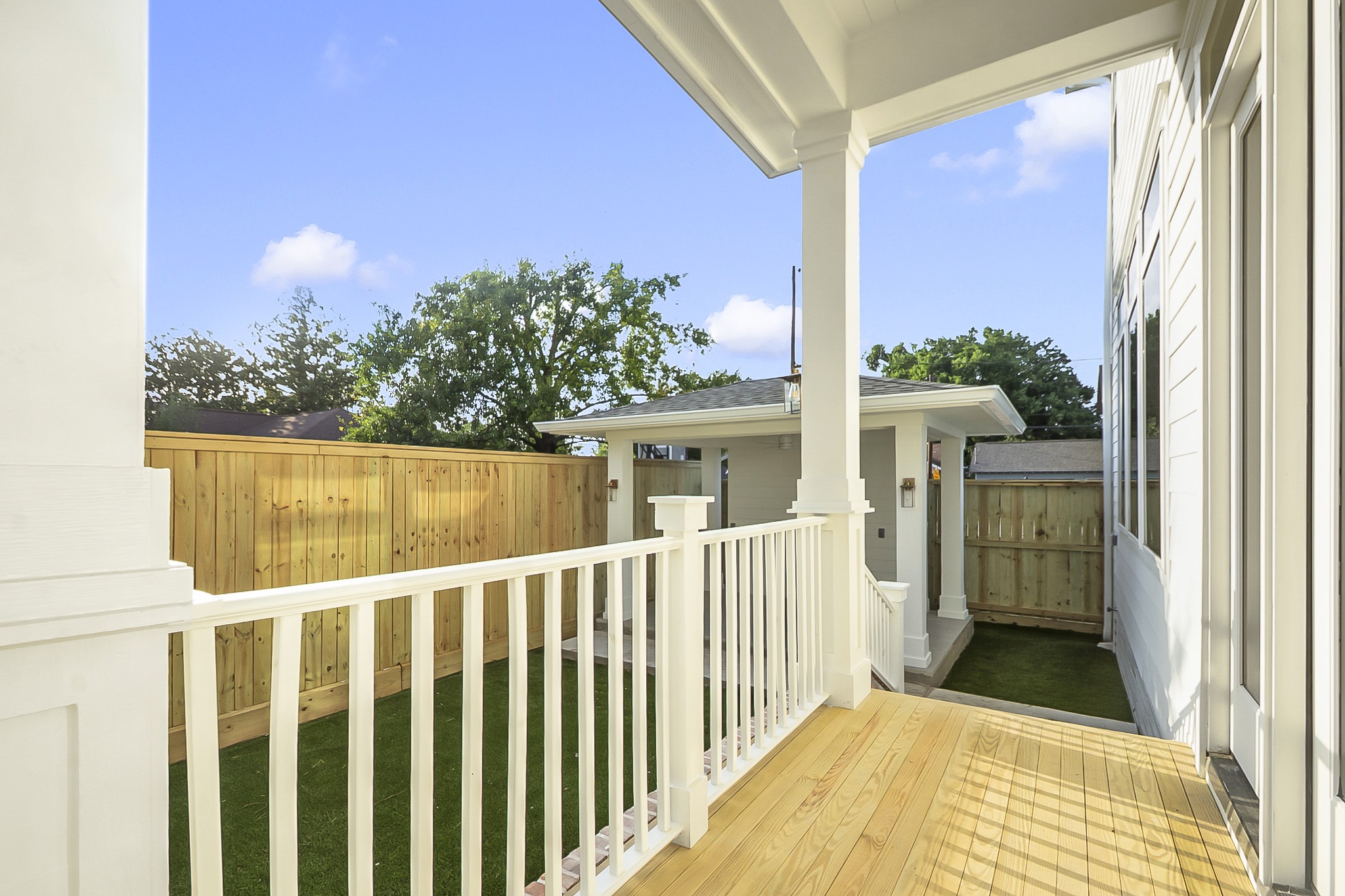 1109 Tabor Street Houston, TX 77009 - Photo 36 of 38 a view of a balcony