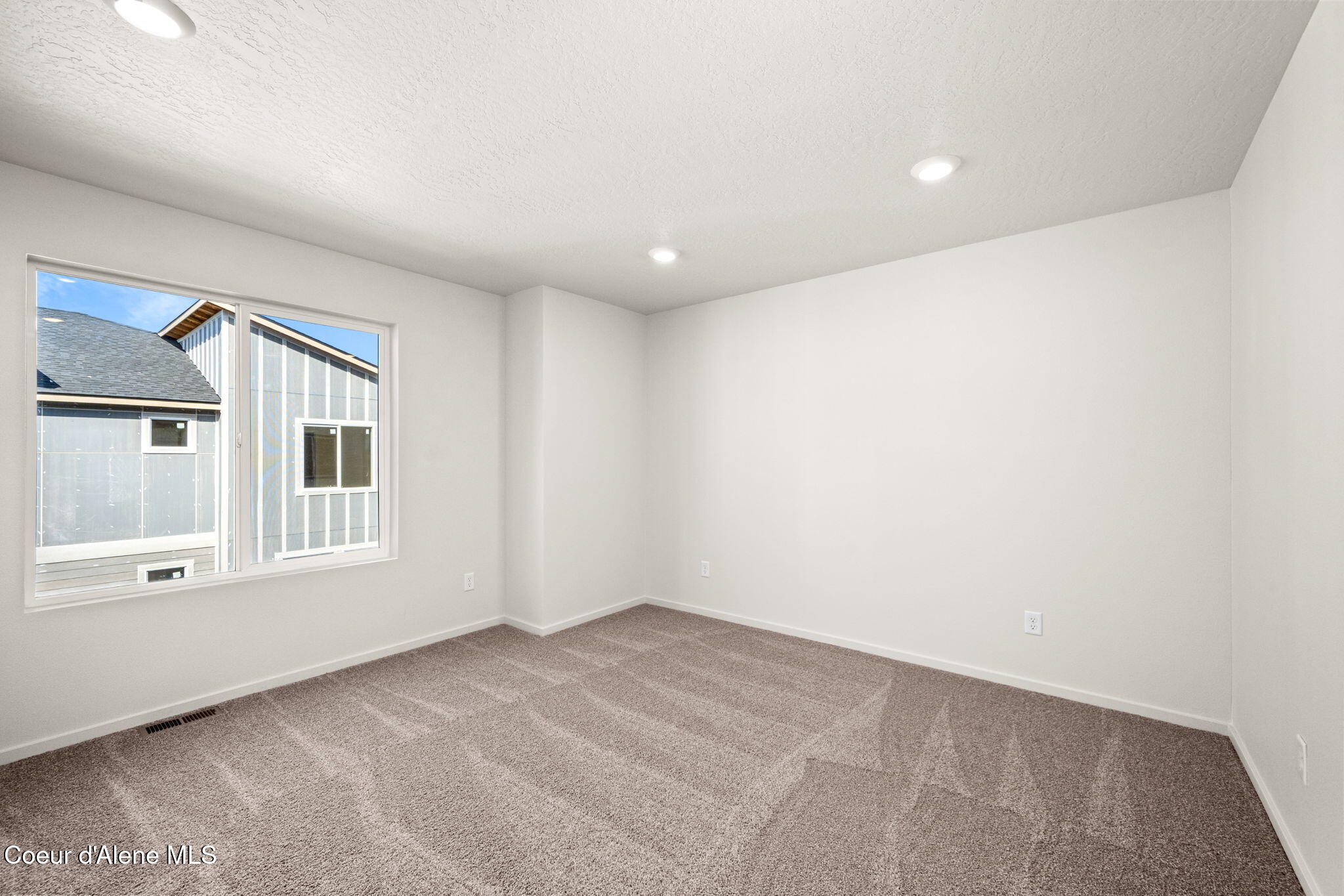 1091 West Pinewood Loop Coeur D'Alene, ID 83814 - Photo 6 of 7 40-web-or-mls-DSC_1463