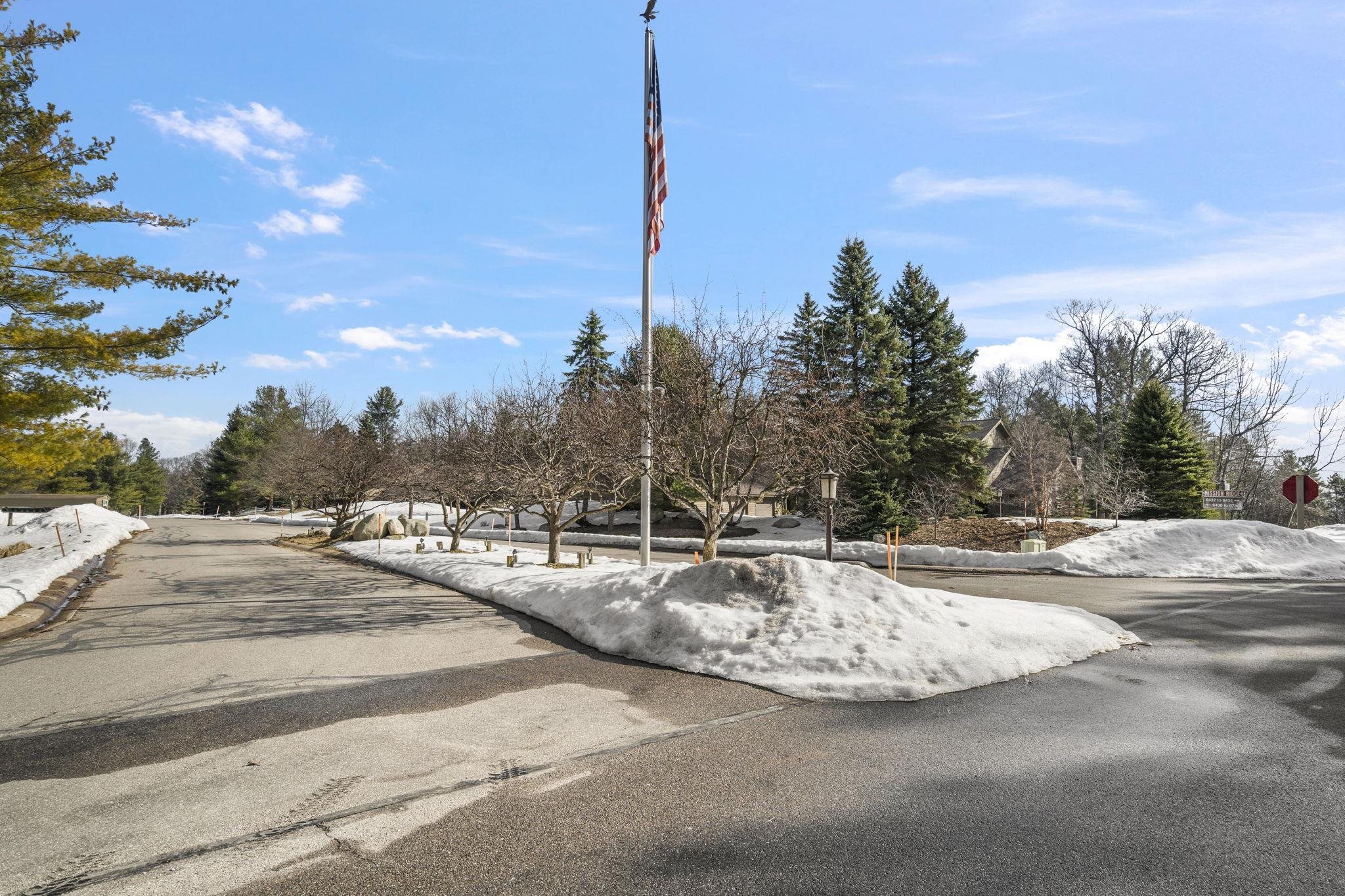 6475 Mission Ridge Traverse City, MI 49686 - Photo 51 of 56
