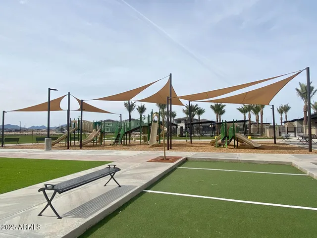 a view of a tennis court