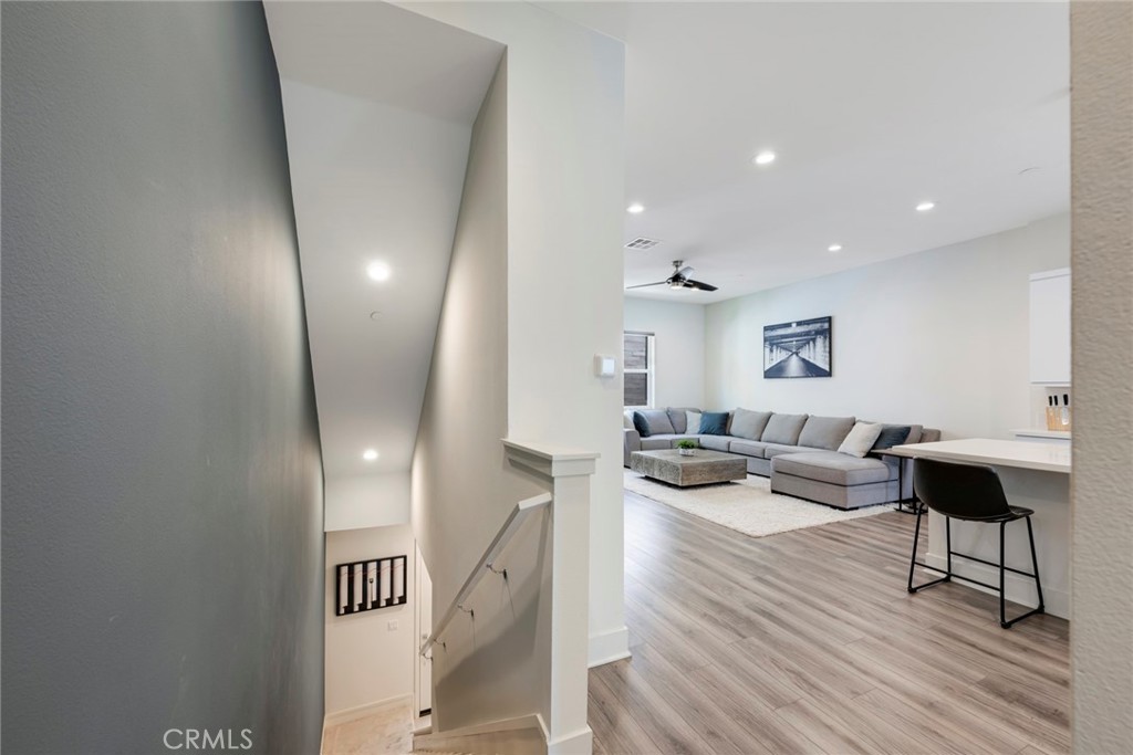 987 East Mason Lane, Unit 130 Anaheim, CA 92805 - Photo 14 of 48 Great Room