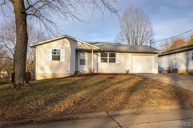 $205,000 | 425 Sycamore Street, Jackson, MO 63755