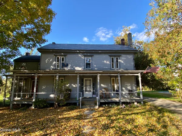 $1,225 | 372 Highway 43, Unit 2W, Stephentown, NY 12168