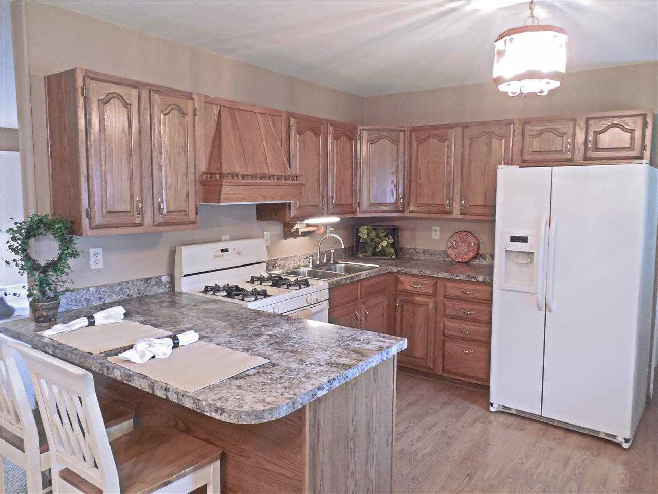 337 Lexington Road Evansville, IN 47710 - Photo 3 of 18 Gallery Image 3