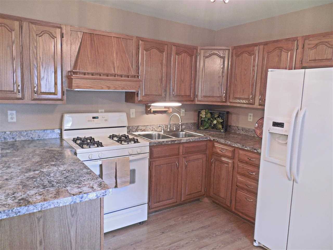 337 Lexington Road Evansville, IN 47710 - Photo 4 of 18 Gallery Image 4