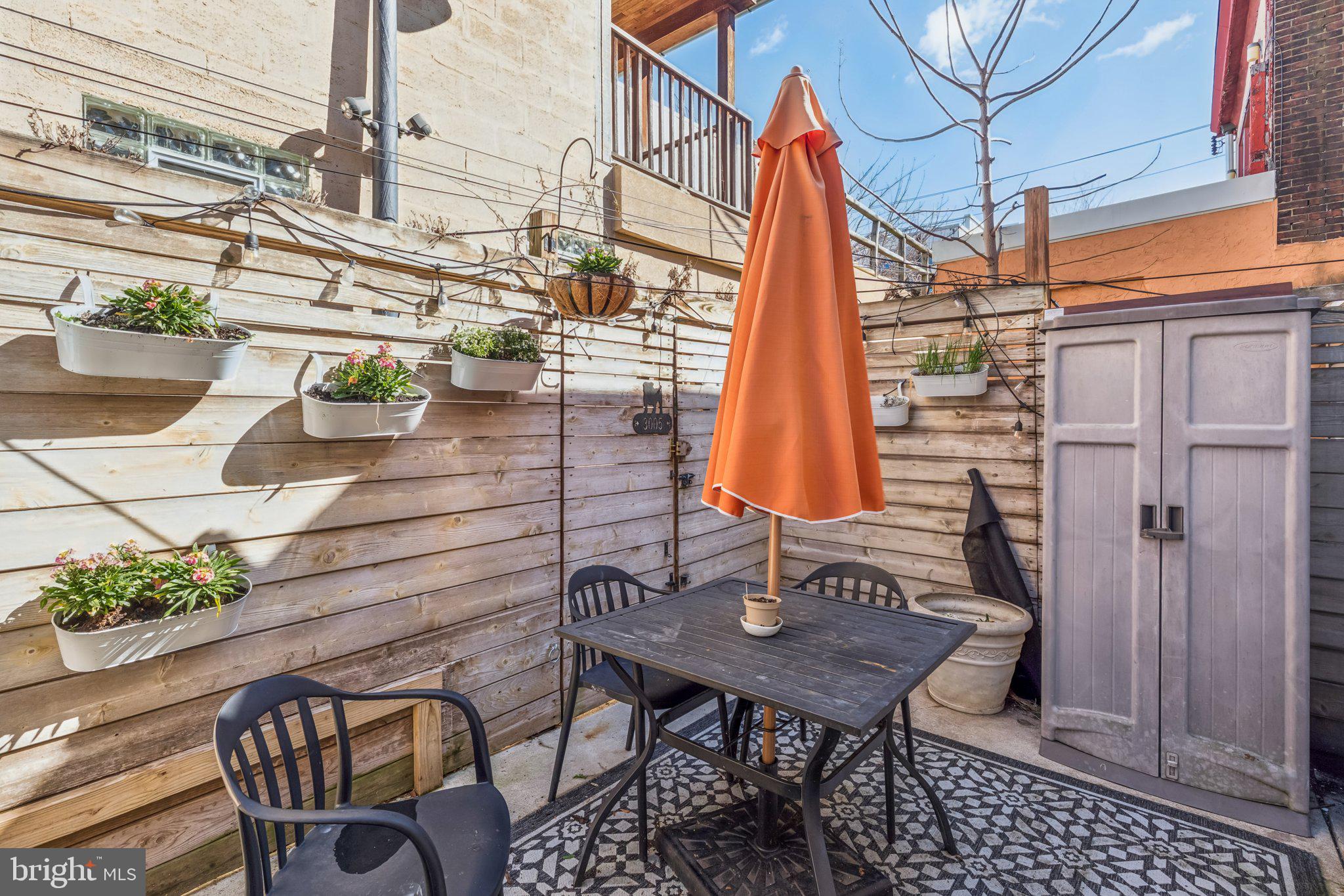 3005 Poplar Street Philadelphia, PA 19130 - Photo 20 of 53 a view of a table and chairs in patio