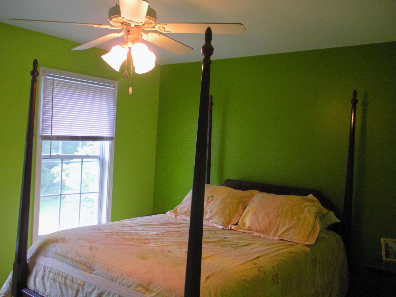 2914 Green Ridge Road Northwest Roanoke, VA 24019 - Photo 12 of 23 a bedroom with a bed and a window