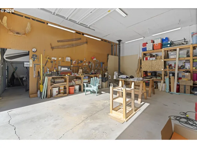 $684,900 | 140643 Kamloop Lane, Gilchrist, OR 97737