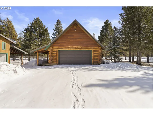 $684,900 | 140643 Kamloop Lane, Gilchrist, OR 97737