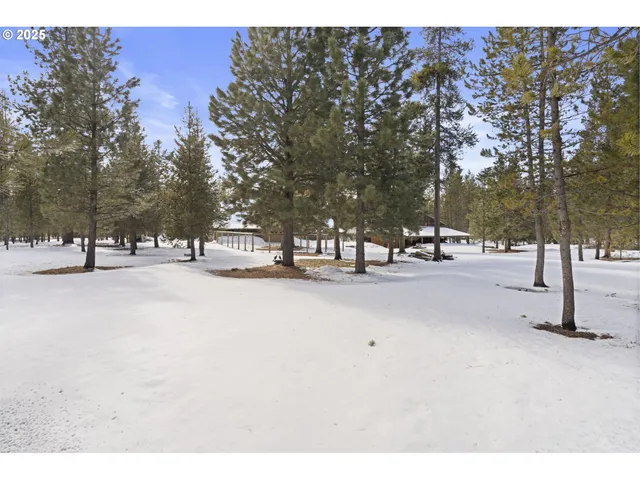 $684,900 | 140643 Kamloop Lane, Gilchrist, OR 97737