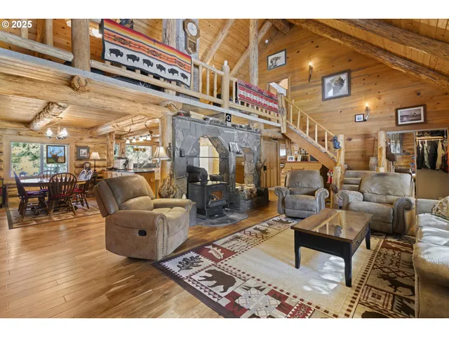 $684,900 | 140643 Kamloop Lane, Gilchrist, OR 97737