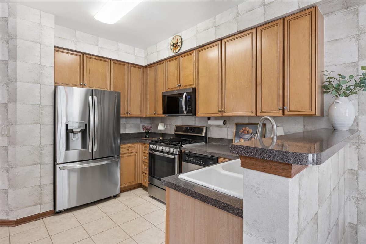 2351 Crystal Road Northbrook, IL 60062 - Photo 8 of 24 Gallery Image 8