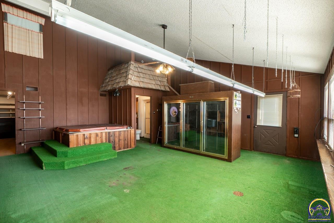 6220 Northeast Kincaid Road Topeka, KS 66617 - Photo 30 of 46 Green House/Workshop