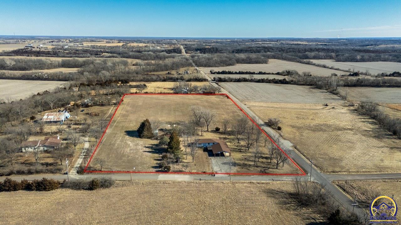 6220 Northeast Kincaid Road Topeka, KS 66617 - Photo 3 of 46