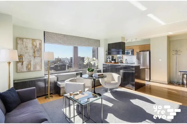 $4,000 | 100 West 39th Street, Unit 42G | Fashion District