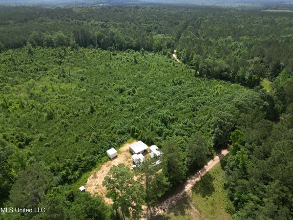 $279,400 | 2337 Co Road, Bay Springs, MS 39422
