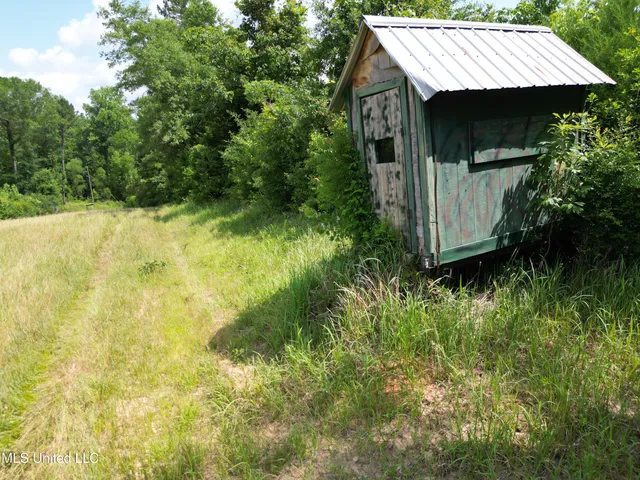 $279,400 | 2337 Co Road, Bay Springs, MS 39422