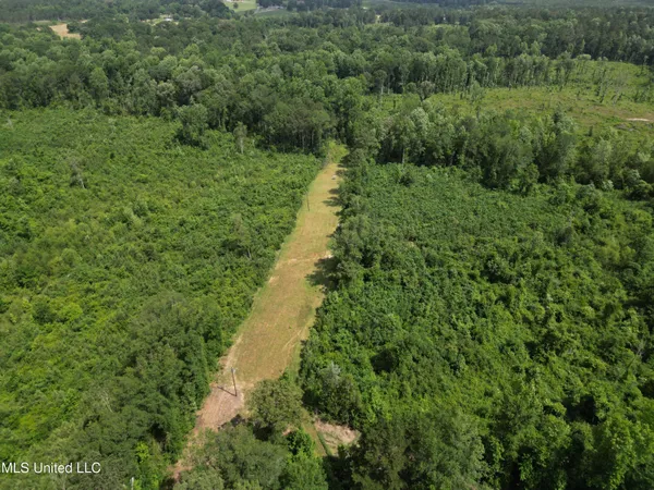 $279,400 | 2337 Co Road, Bay Springs, MS 39422