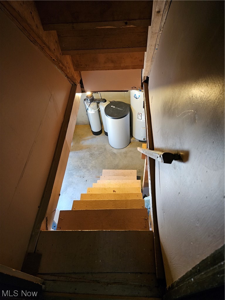 6700 Ledge Road Thompson, OH 44086 - Photo 12 of 15 View of stairway to basement