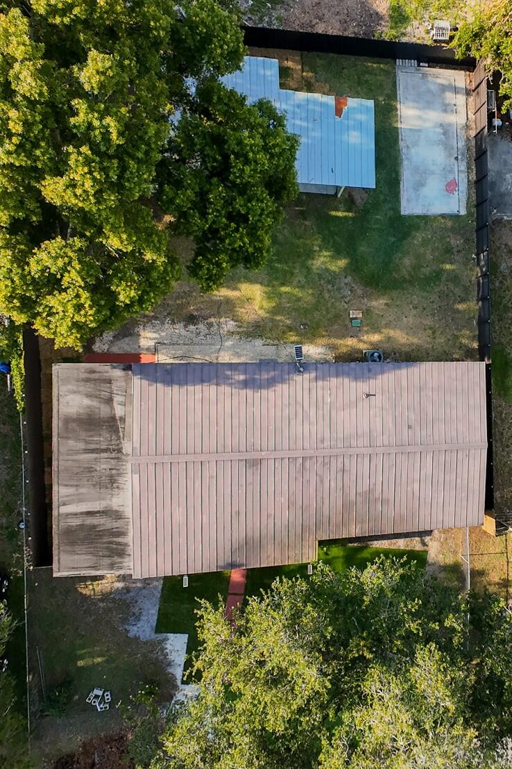 352 Johnston Street Fort Pierce, FL 34982 - Photo 27 of 28 a view of a backyard with plants