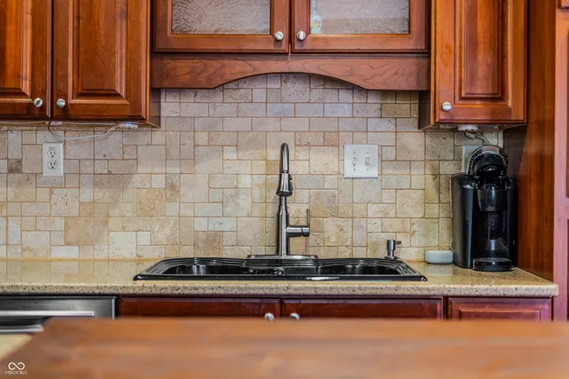 $625,000 | 6370 State Road 46, Columbus, IN 47201