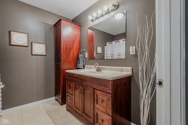 $625,000 | 6370 State Road 46, Columbus, IN 47201