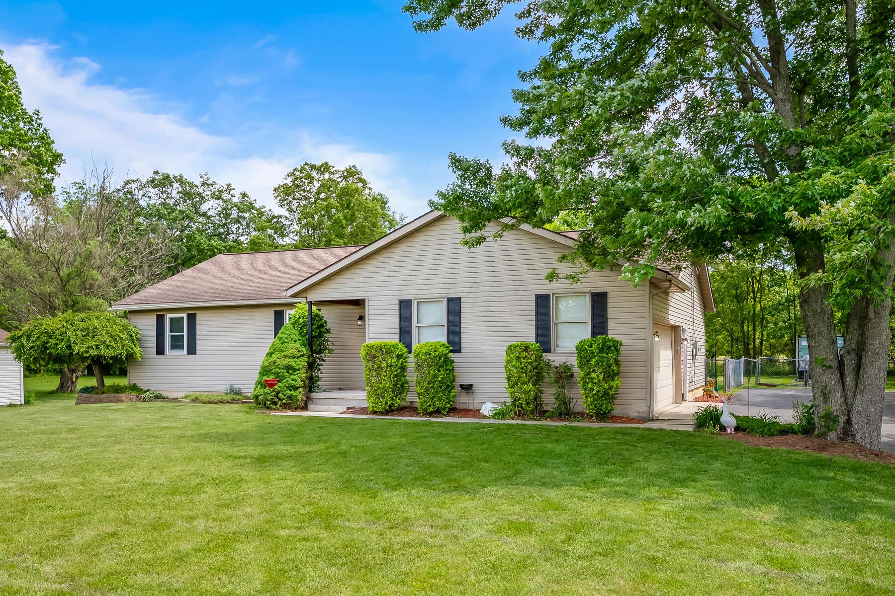 2482 Gooding Road Marion, OH 43302 - Photo 2 of 19 1-web-or-mls-2482 Gooding Rd-101