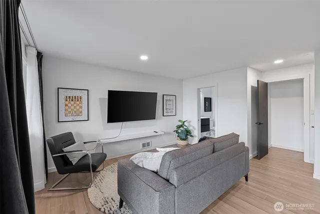 $650,000 | 610 East Lake Stevens Road, Unit 102, Lake Stevens, WA 98258