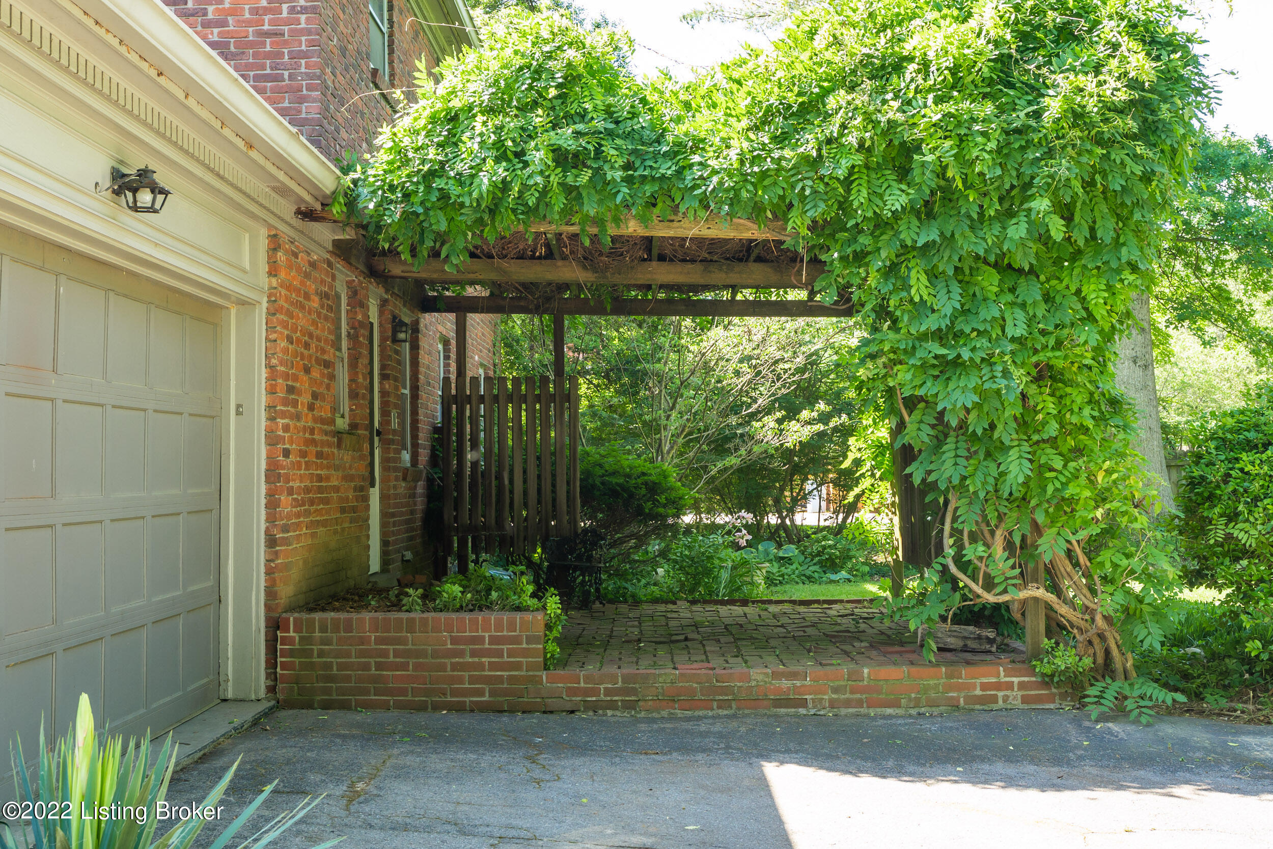 2104 Camargo Road Louisville, KY 40207 - Photo 36 of 36 2104 Camargo Rd-12