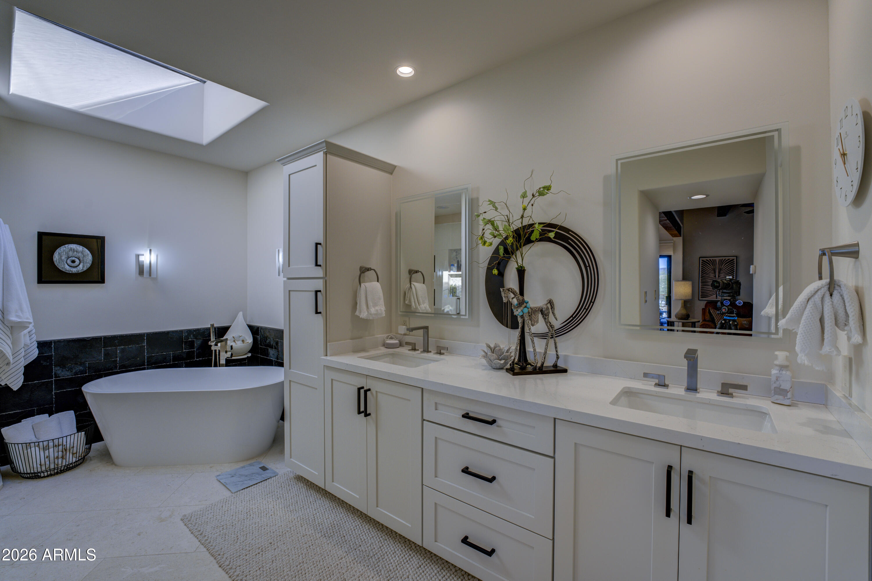 8502 East Cave Creek Road, Unit 31 Carefree, AZ 85377 - Photo 24 of 36 Primary Bath